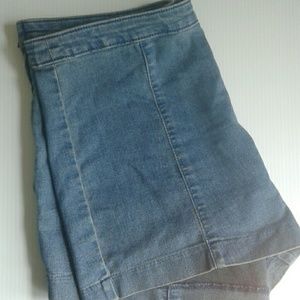 H&M HIGH WAISTED SHORTS